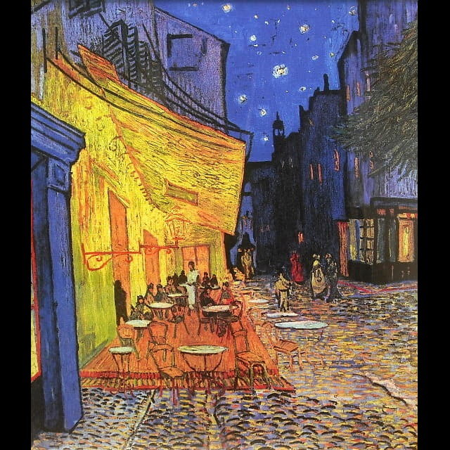 夜のカフェテリア